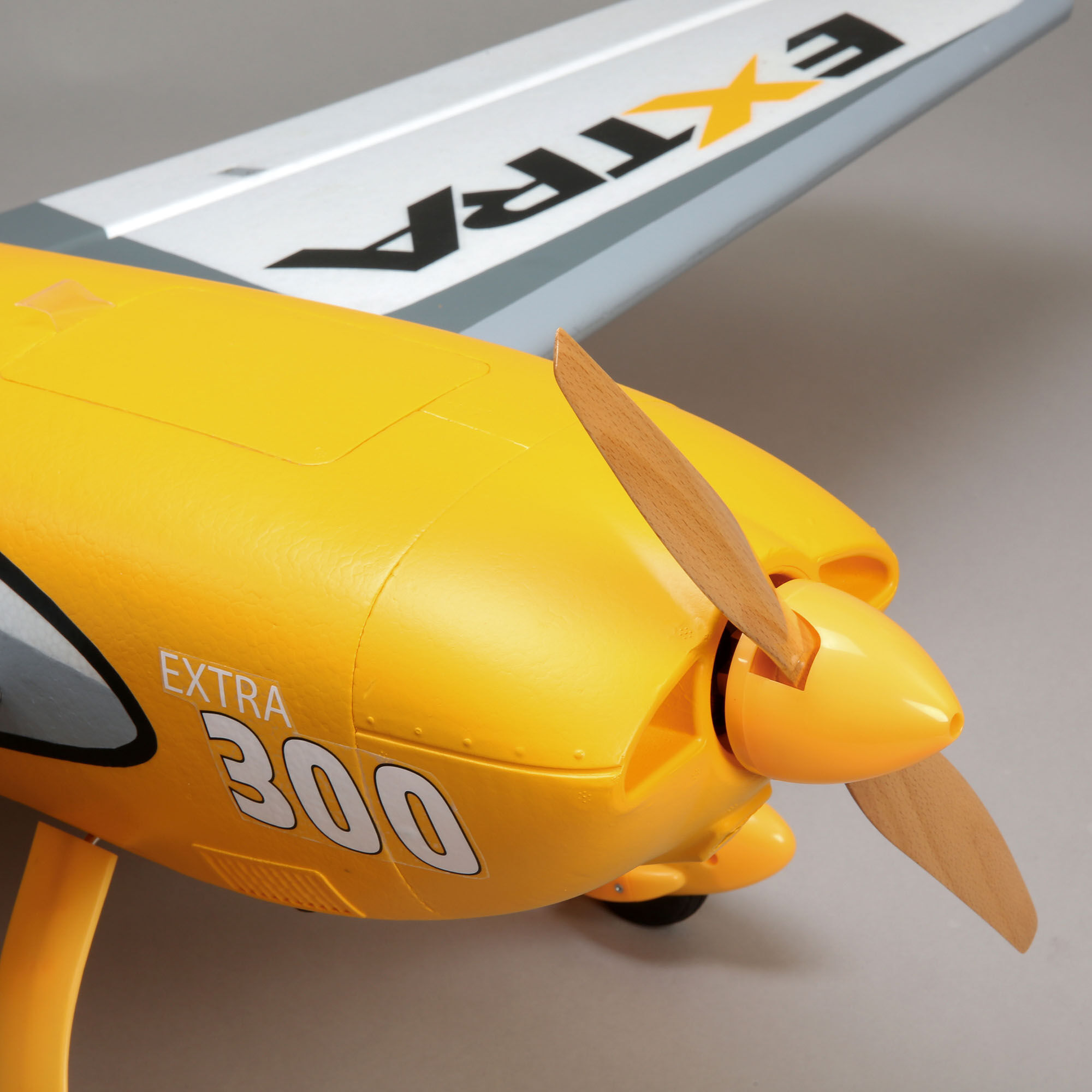 Extra 300 hotsell e flite