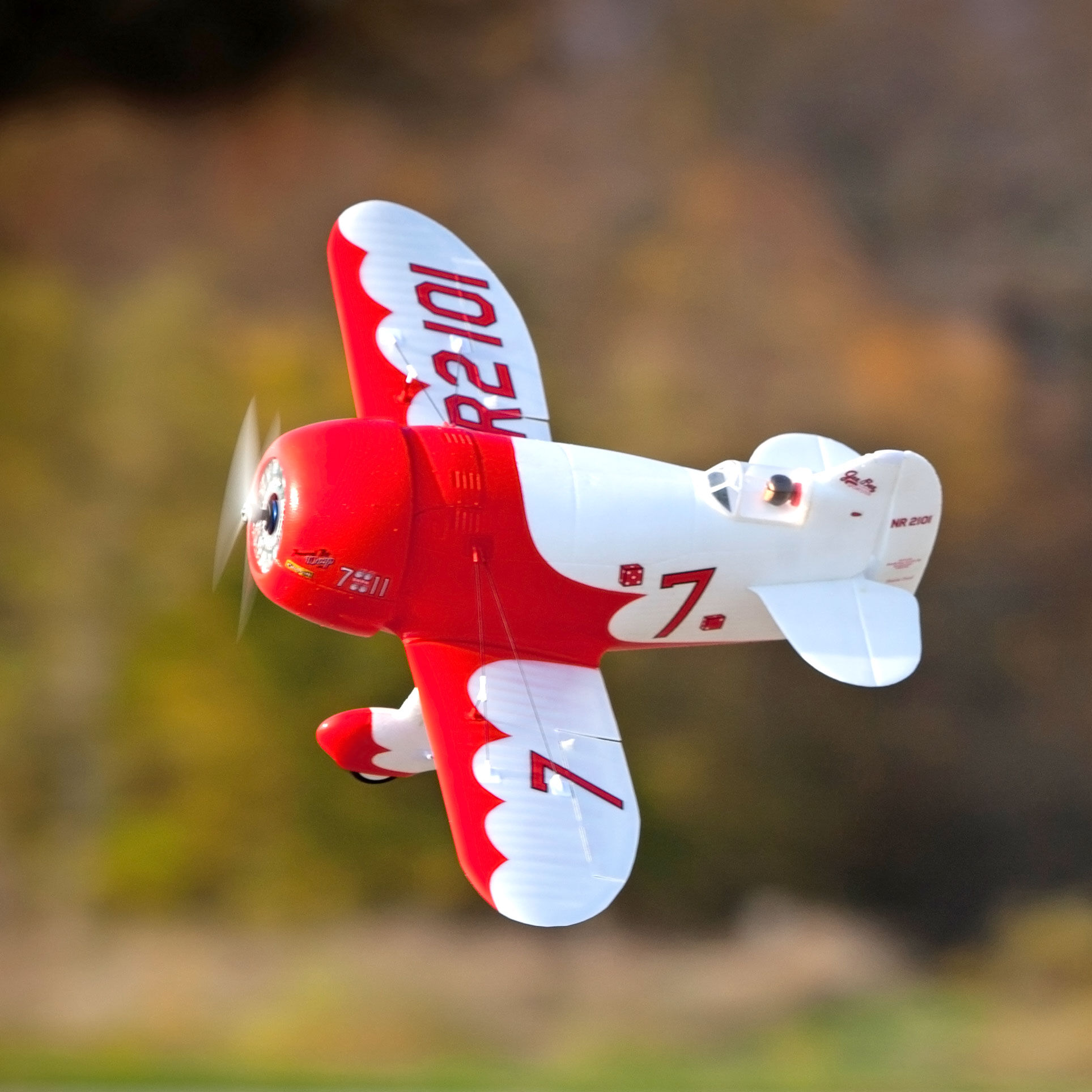 全信頼を寄せる Gee UMX E-flite Bee Select SAFE and AS3X with Basic BNF R-2 完成品（電動）