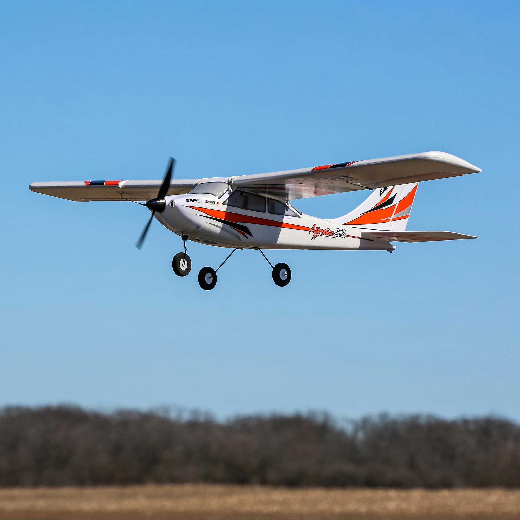 E flite Apprentice STS 1.5m RTF Basic Smart Trainer with SAFE e Flite